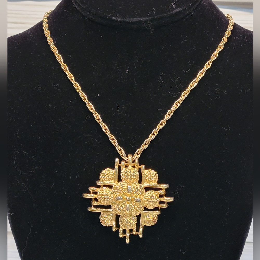 Vintage Monet Gold Tone Textured Floral Geometric Pendant Necklace 25”